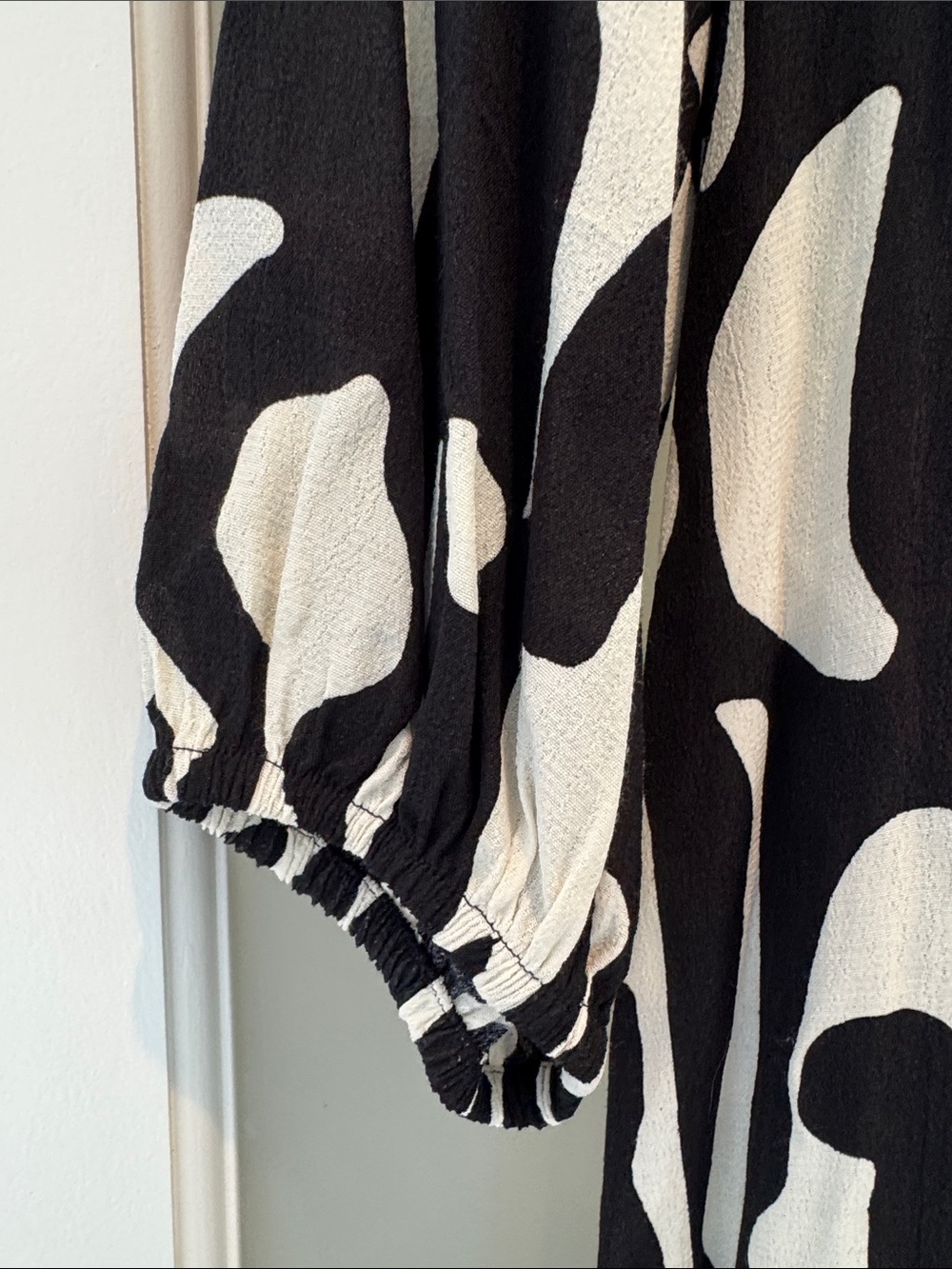 Zara Graphic Black and White Midi Abstract Dress - Picture 6 of 8